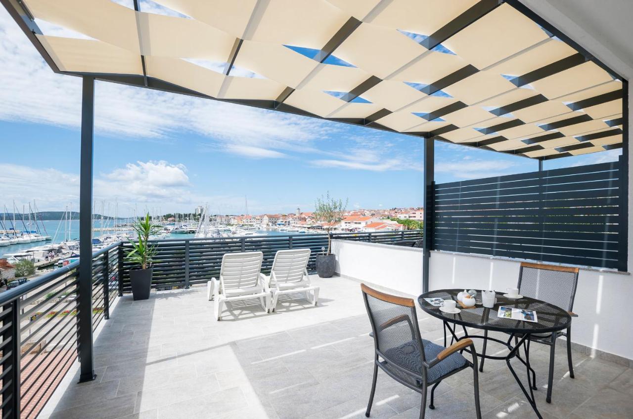 Apartments And Rooms Mare Vodice Bagian luar foto