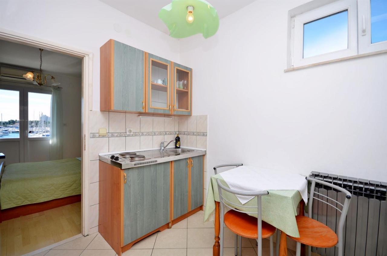 Apartments And Rooms Mare Vodice Bagian luar foto