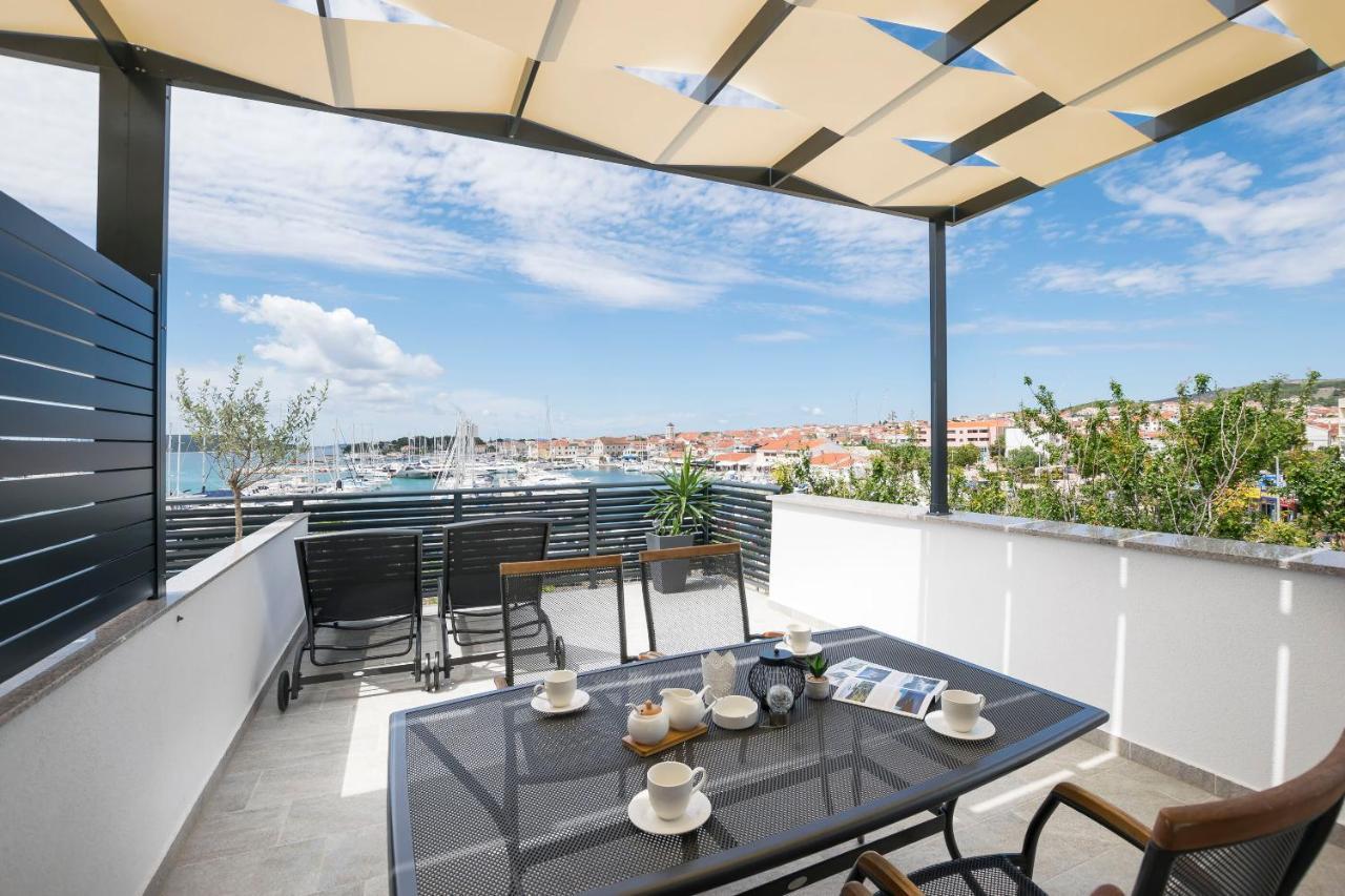 Apartments And Rooms Mare Vodice Bagian luar foto