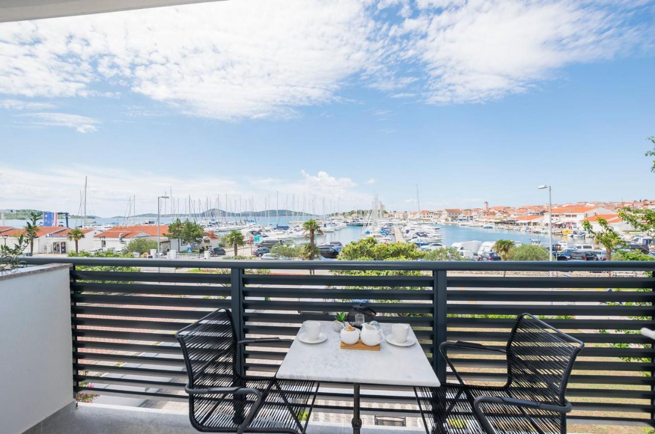 Apartments And Rooms Mare Vodice Bagian luar foto