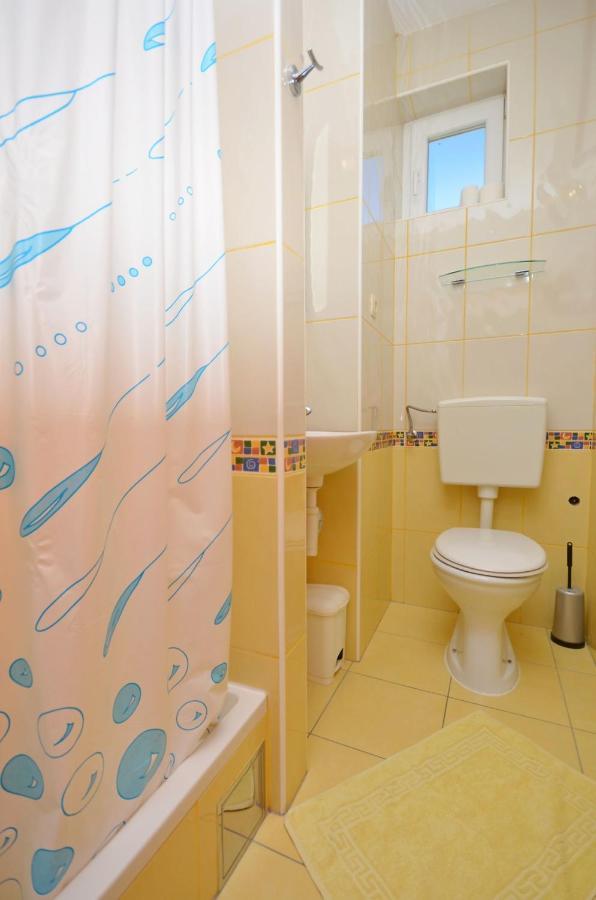 Apartments And Rooms Mare Vodice Bagian luar foto