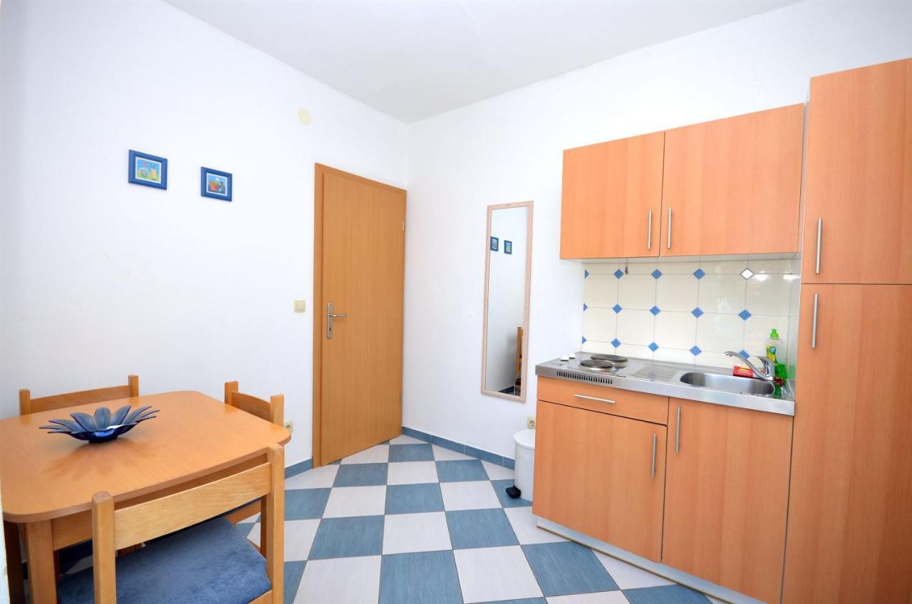 Apartments And Rooms Mare Vodice Bagian luar foto
