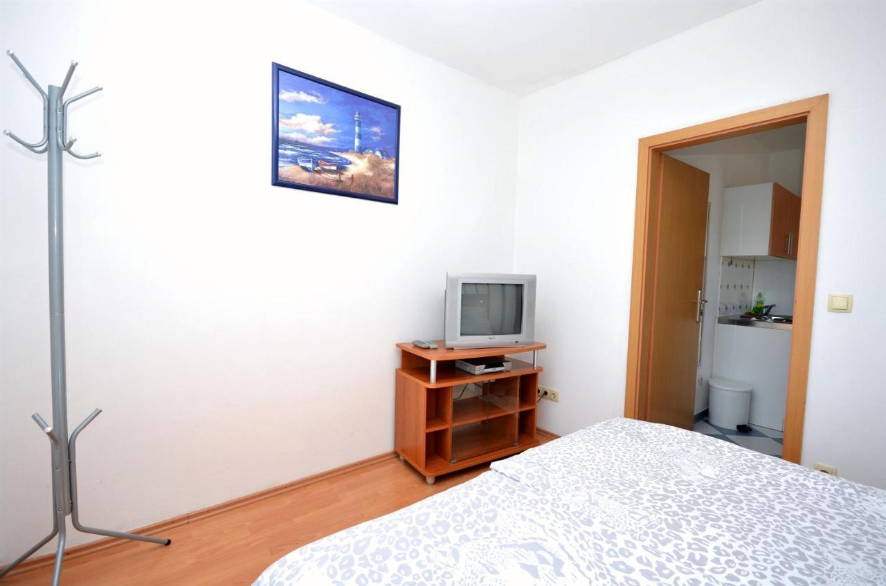 Apartments And Rooms Mare Vodice Bagian luar foto