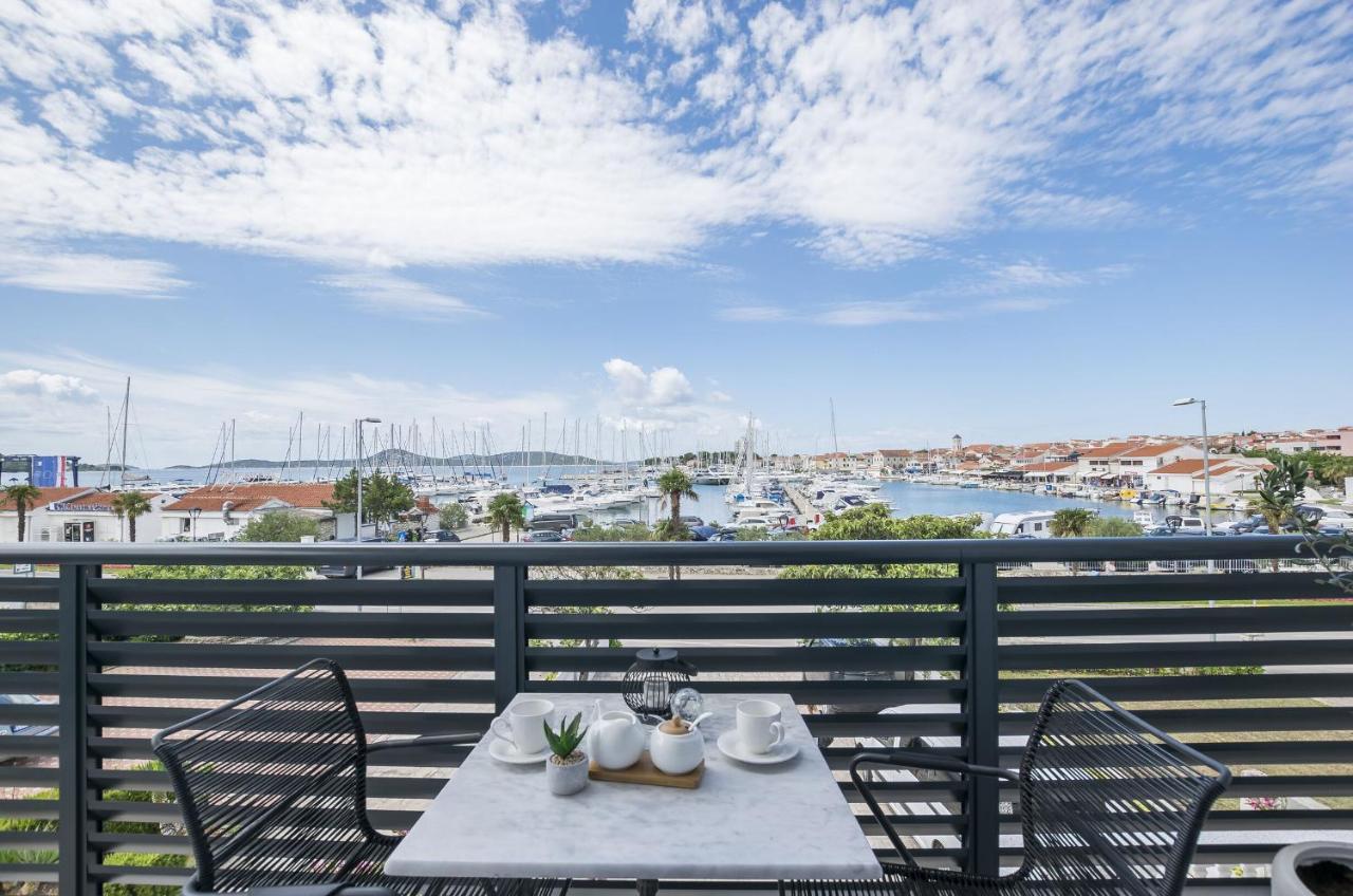 Apartments And Rooms Mare Vodice Bagian luar foto