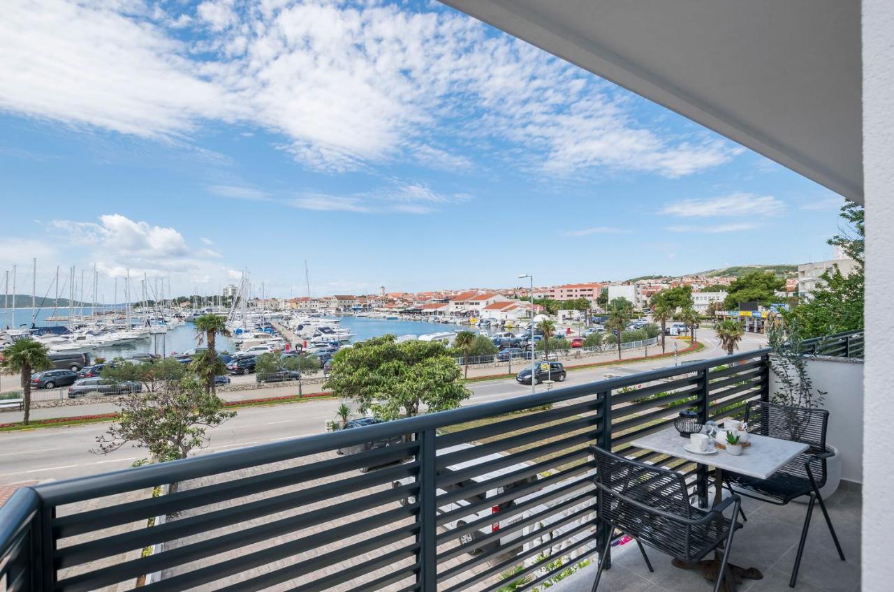 Apartments And Rooms Mare Vodice Bagian luar foto