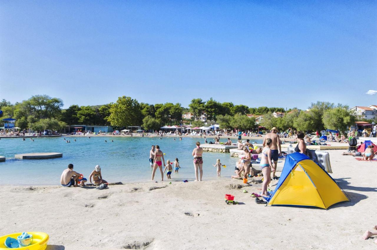 Apartments And Rooms Mare Vodice Bagian luar foto